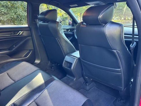 Used 2018 Honda Accord Sport image 23