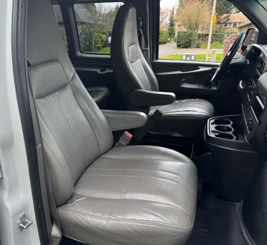 Used 2014 Chevrolet Express 2500 LS RWD image 11