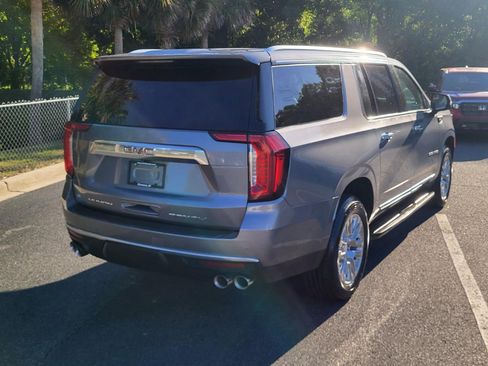 Used 2022 GMC Yukon XL Denali AWD/4WD image 2