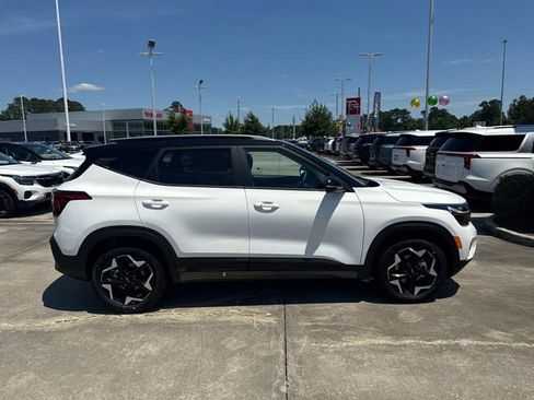 New 2026 Kia Seltos S FWD image 9