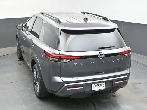 New 2026 Nissan Pathfinder Platinum FWD image 37