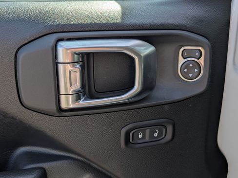Used 2025 Jeep Wrangler Unlimited Sport AWD/4WD image 20