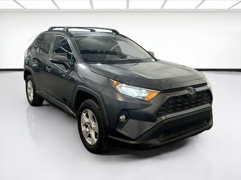 Used 2021 Toyota RAV4 XLE w/ Carpet Mat Package (TMS) FWD image 3