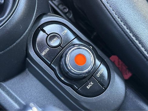 Used 2019 MINI Cooper Convertible image 28