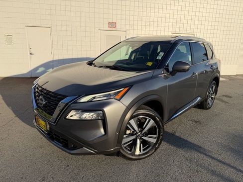 Used 2023 Nissan Rogue SL w/ SL Premium Package image 1