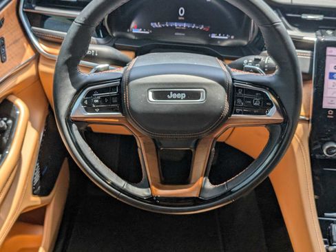 Used 2023 Jeep Grand Cherokee Summit AWD/4WD image 21