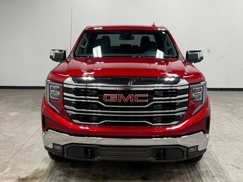 Used 2024 GMC Sierra 1500 SLT w/ SLT Convenience Package image 4