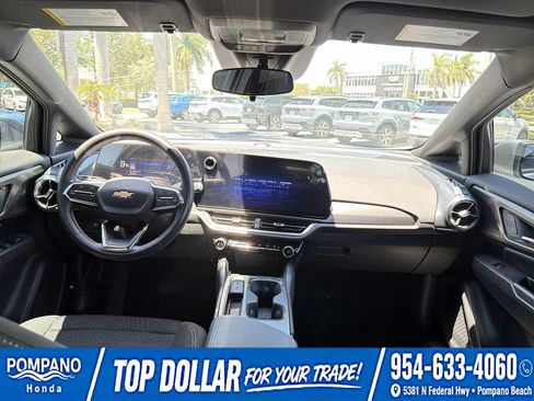 Used 2025 Chevrolet Equinox EV LT FWD image 12