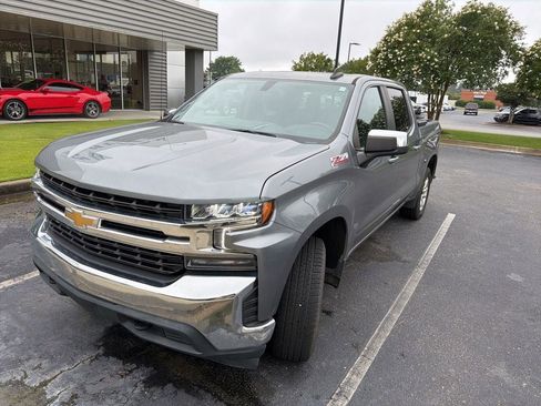 Used 2021 Chevrolet Silverado 1500 LT AWD/4WD image 2