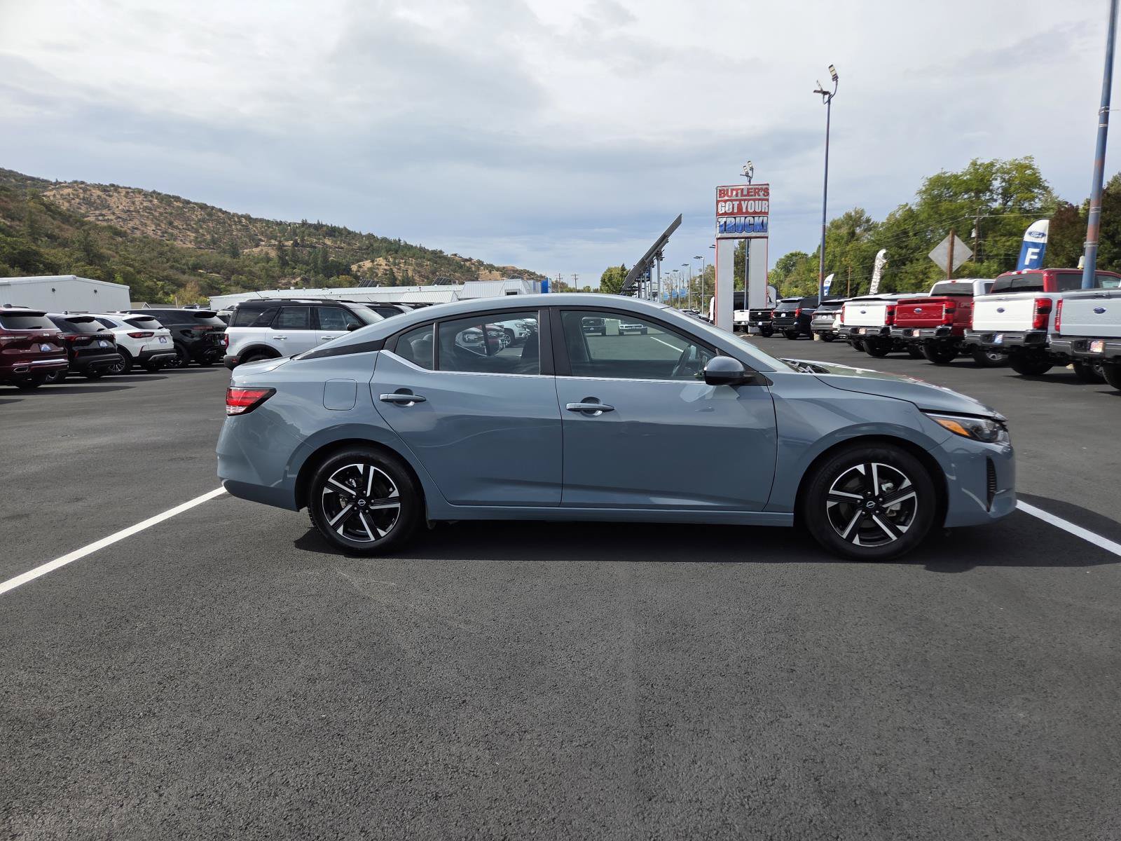 Used 2024 Nissan Sentra SV FWD image 4