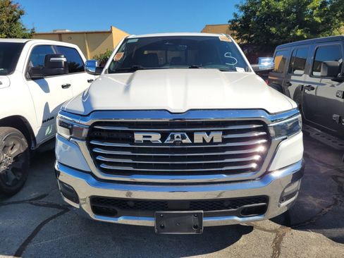 Used 2025 RAM 1500 Laramie AWD/4WD image 3