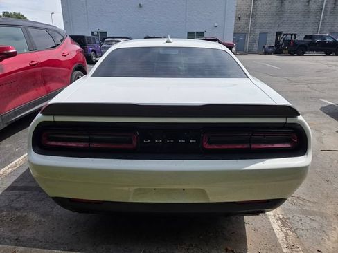 Used 2017 Dodge Challenger R/T Scat Pack w/ Leather Interior Group RWD image 7