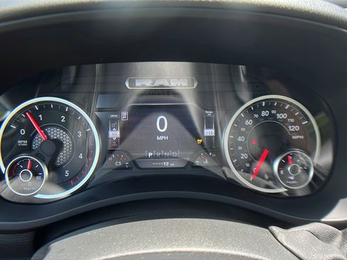 New 2025 RAM 5500 4x4 Regular Cab image 22