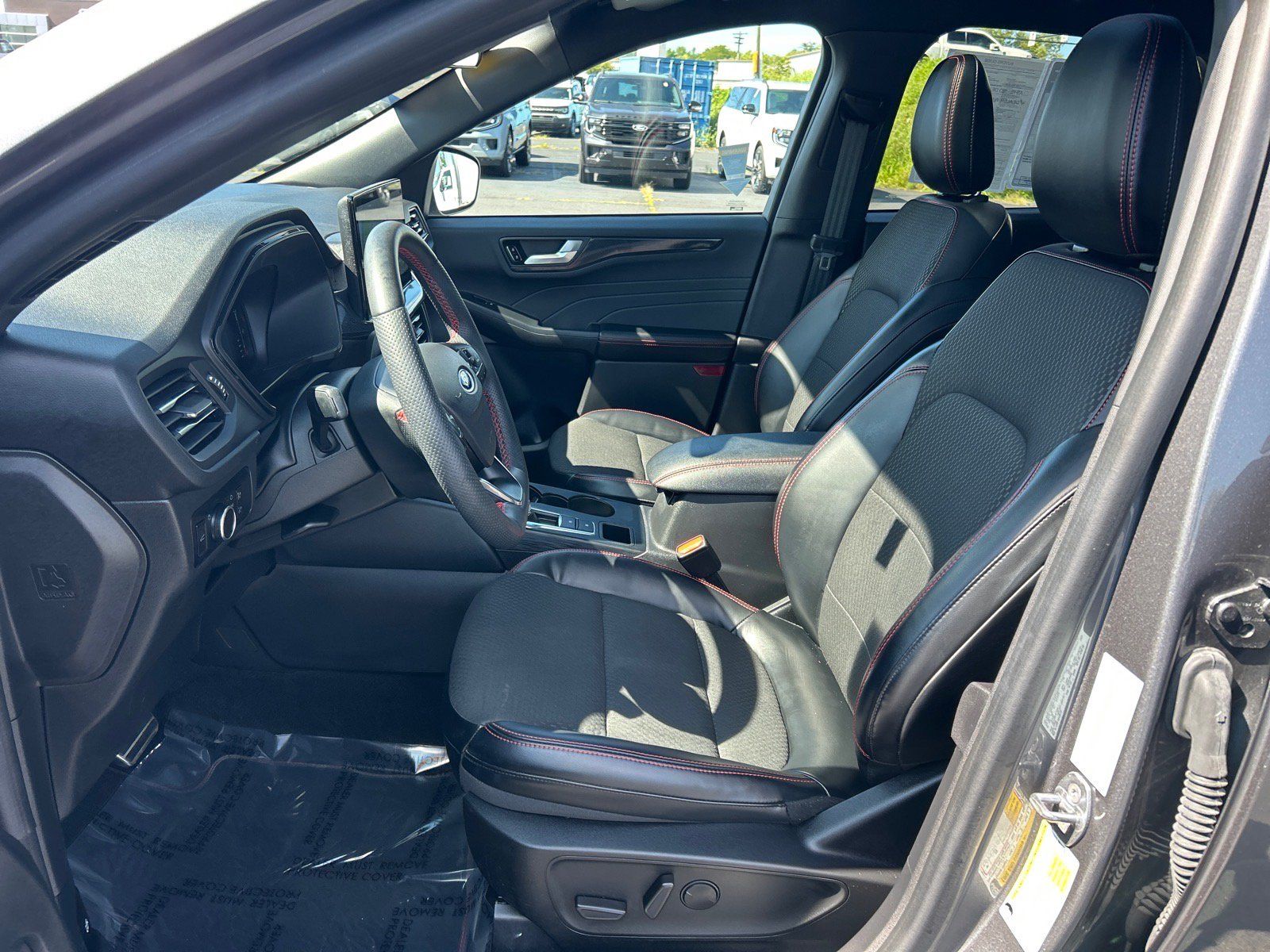 Used 2023 Ford Escape ST-Line AWD/4WD image 7