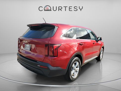 Certified 2023 Kia Sorento LX image 5