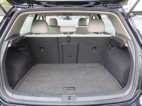 Used 2019 Volkswagen Golf S FWD image 23