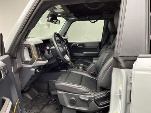 Used 2023 Ford Bronco Badlands AWD/4WD image 3
