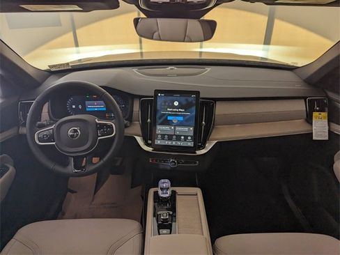 New 2026 Volvo XC90 T8 Plus image 10