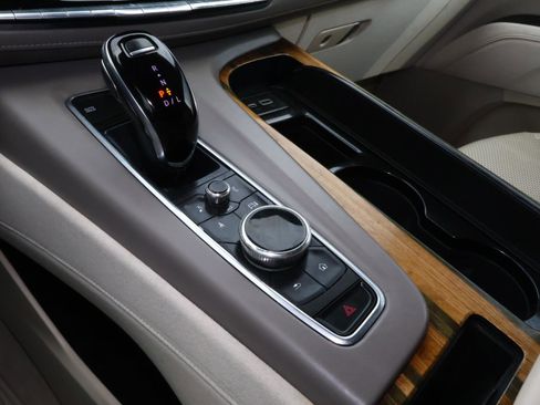 Used 2022 Cadillac Escalade ESV Premium Luxury Platinum RWD image 35