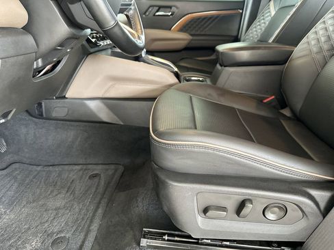 Certified 2023 GMC Canyon Denali image 19