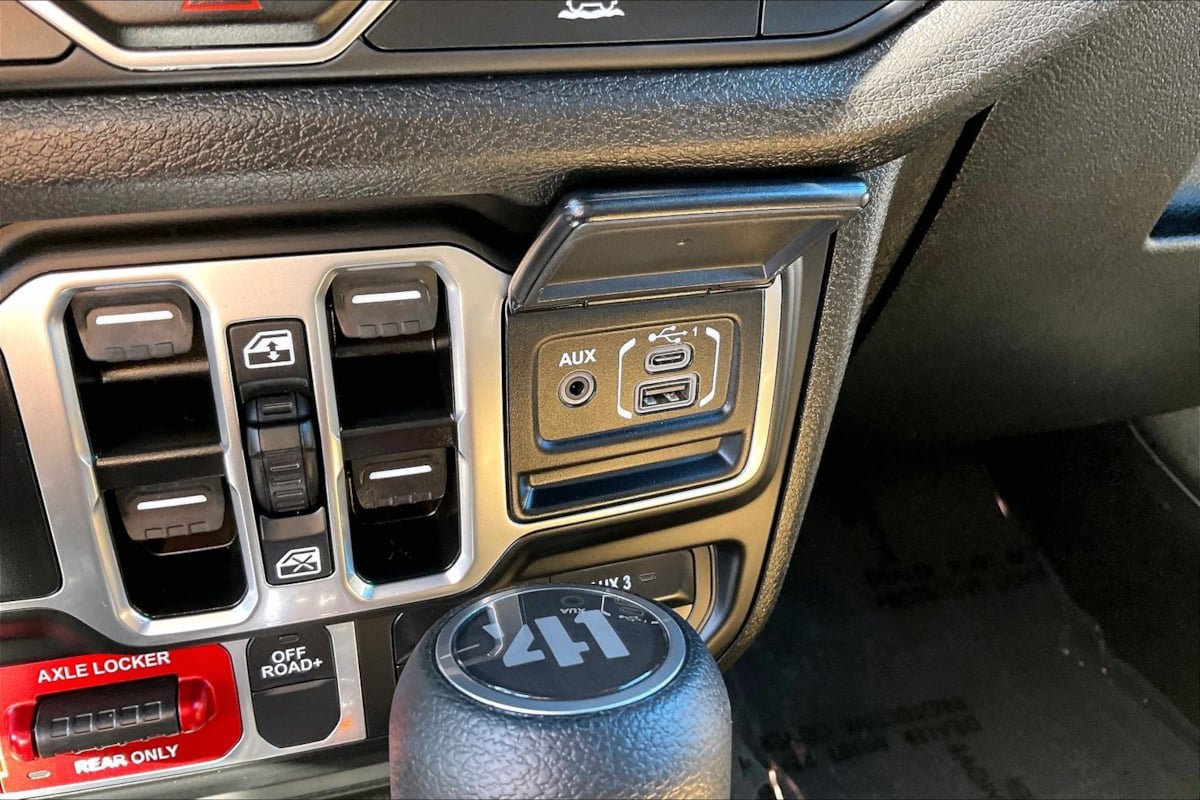 Used 2025 Jeep Wrangler Unlimited Sport S 4xe AWD/4WD image 30