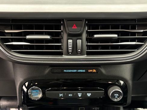 New 2025 Ford Escape SE w/ PHEV Premium Package FWD image 39