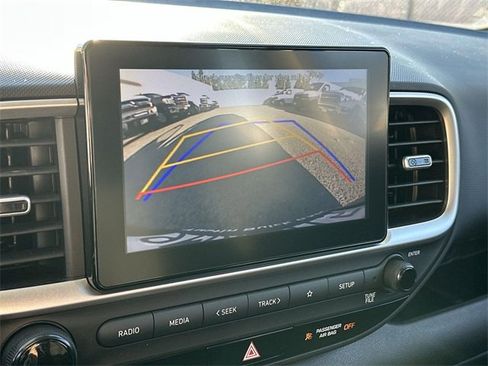 Used 2022 Hyundai Venue SE w/ Cargo Package image 13