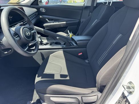 Used 2024 Hyundai Elantra SEL FWD image 14