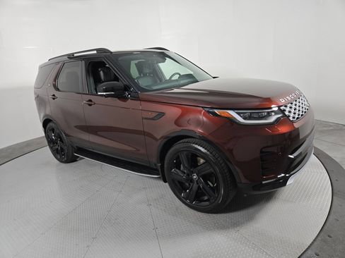 Used 2026 Land Rover Discovery Limited Edition AWD/4WD image 16