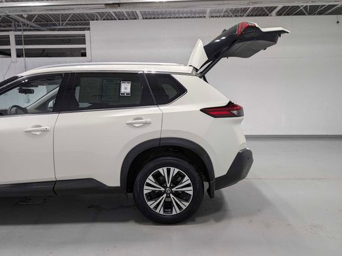 Used 2021 Nissan Rogue SV w/ Premium Package AWD/4WD image 11