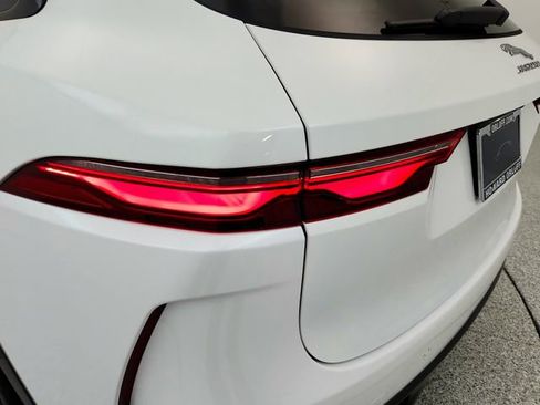 New 2026 Jaguar F-PACE SVR image 19