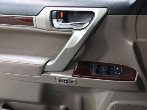 Used 2014 Lexus GX 460 image 12