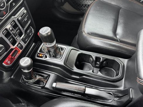 Used 2020 Jeep Gladiator Mojave AWD/4WD image 23