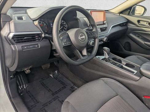 Used 2025 Nissan Altima 2.5 S image 10
