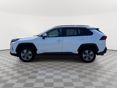 Used 2025 Toyota RAV4 XLE AWD/4WD image 4