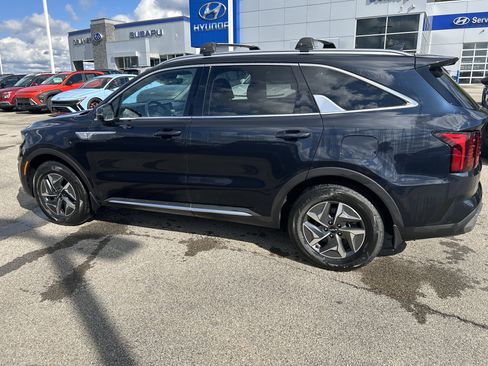 Used 2022 Kia Sorento S AWD/4WD image 16