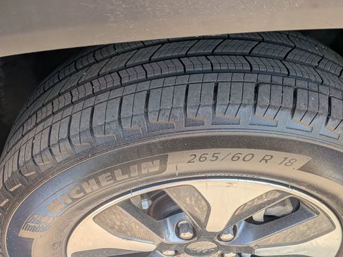 Used 2023 Jeep Grand Cherokee 4WD 4xe image 13