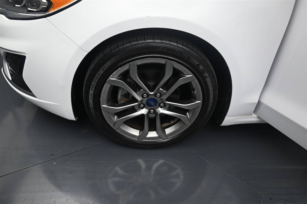 Used 2020 Ford Fusion SEL FWD image 15