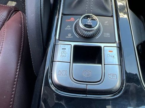 Used 2024 Kia Telluride SX Prestige w/ Towing Package AWD/4WD image 28