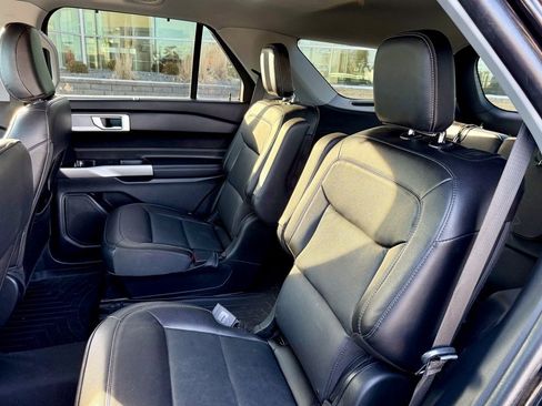 Used 2022 Ford Explorer Limited w/ Equipment Group 301A image 10