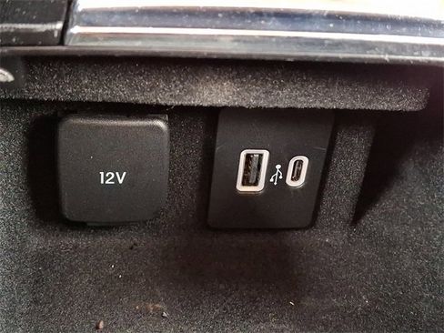 Used 2023 Lincoln Corsair AWD image 23