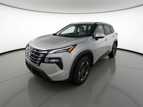 Used 2025 Nissan Rogue SV FWD image 3
