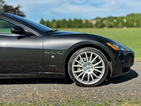 Used 2010 Maserati GranTurismo Convertible RWD image 11