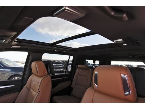 New 2026 Cadillac Escalade ESV Luxury image 24