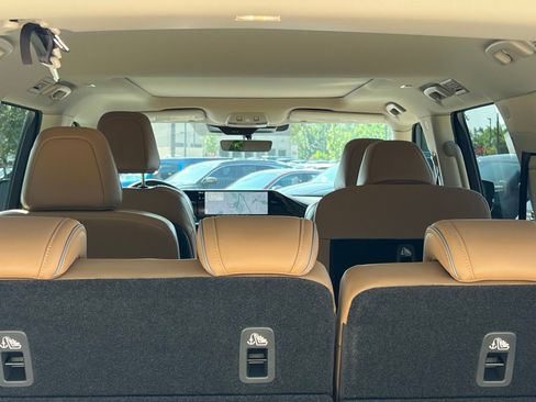 Used 2025 INFINITI QX80 Luxe w/ Cargo Package AWD/4WD image 16