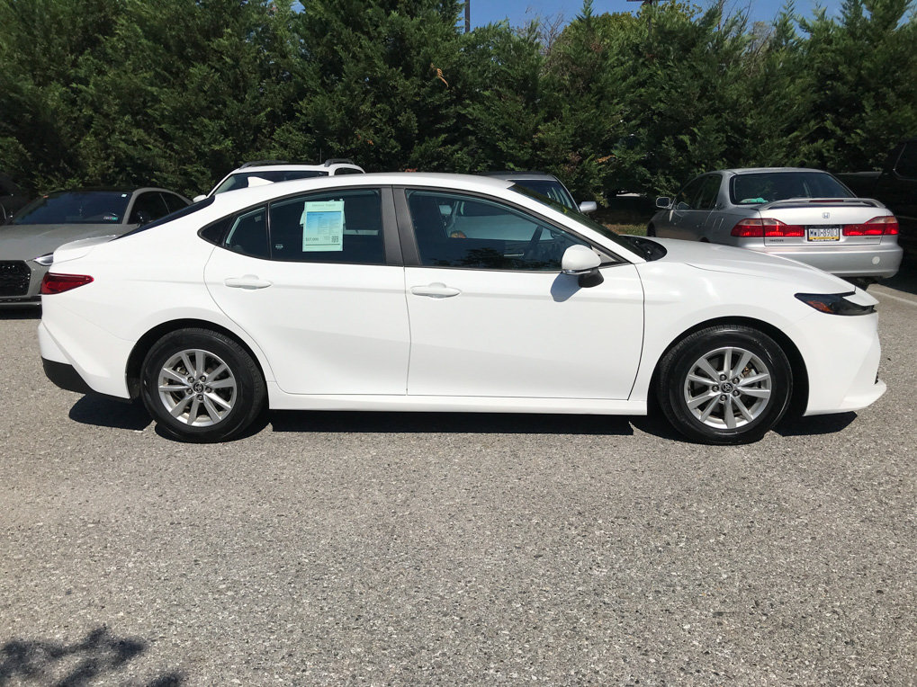 Certified 2025 Toyota Camry LE FWD image 8