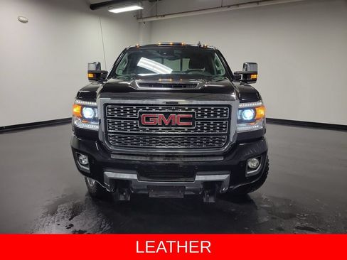 Used 2019 GMC Sierra 2500 Denali w/ Duramax Plus Package AWD/4WD image 2