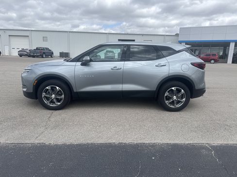 Used 2024 Chevrolet Blazer LT w/ Driver Confidence Package FWD image 2