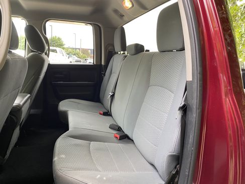 Used 2017 RAM 1500 Express RWD image 34