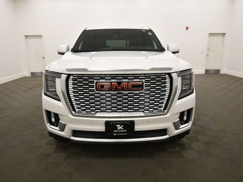 Used 2021 GMC Yukon XL Denali w/ Denali Premium Package AWD/4WD image 11